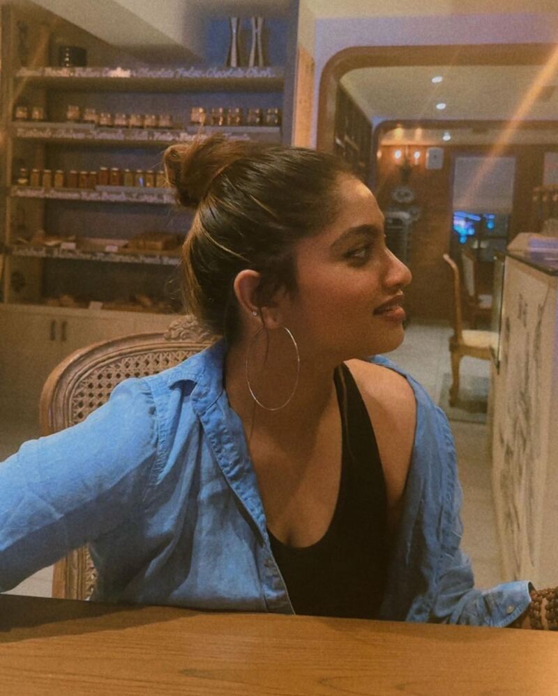 Shivani narayanan new hotclicks