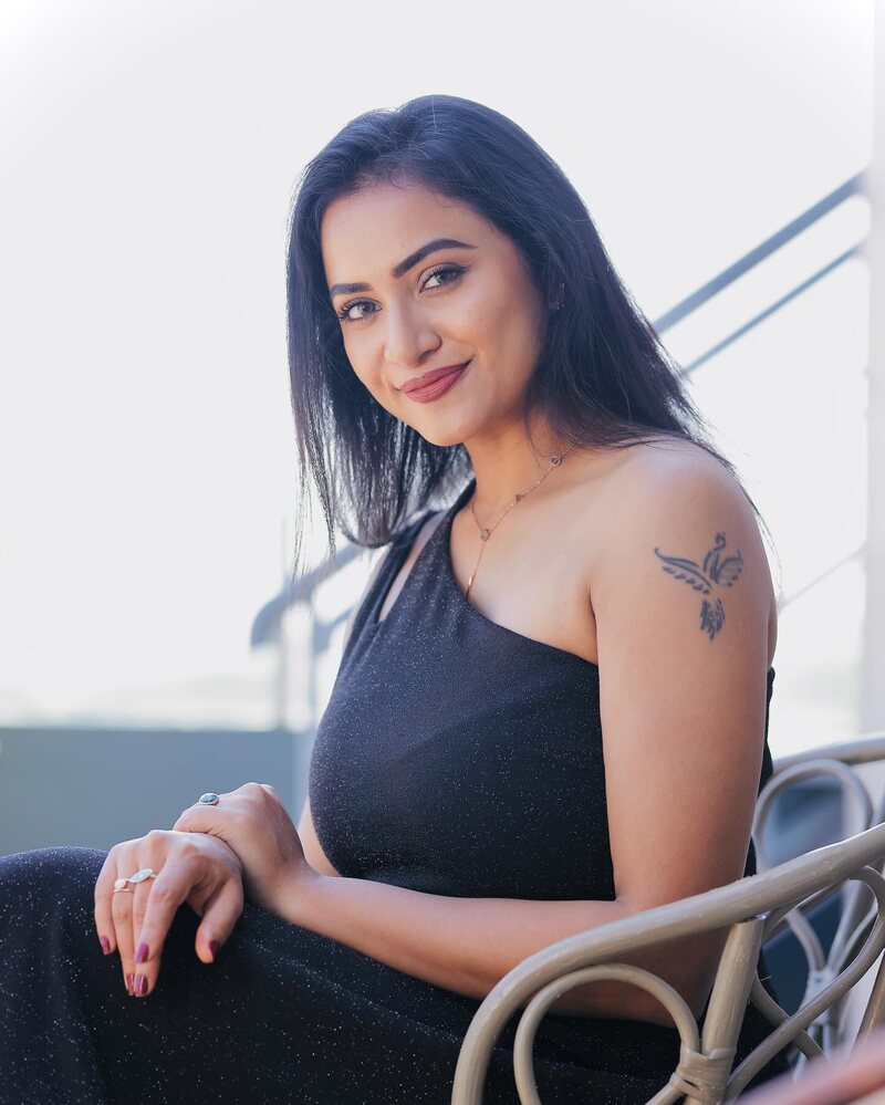 Janani ashokkumar serial clicks