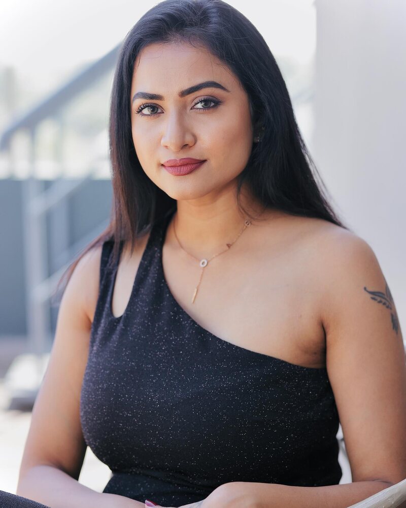 Janani ashokkumar serial clicks