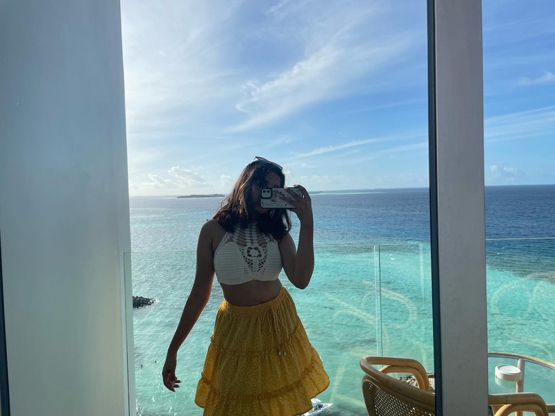 Anikha surendran in beach clicks viral