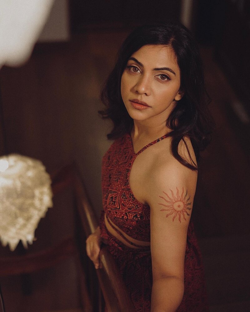 Madonna sebastian new photoshoot clicks trending