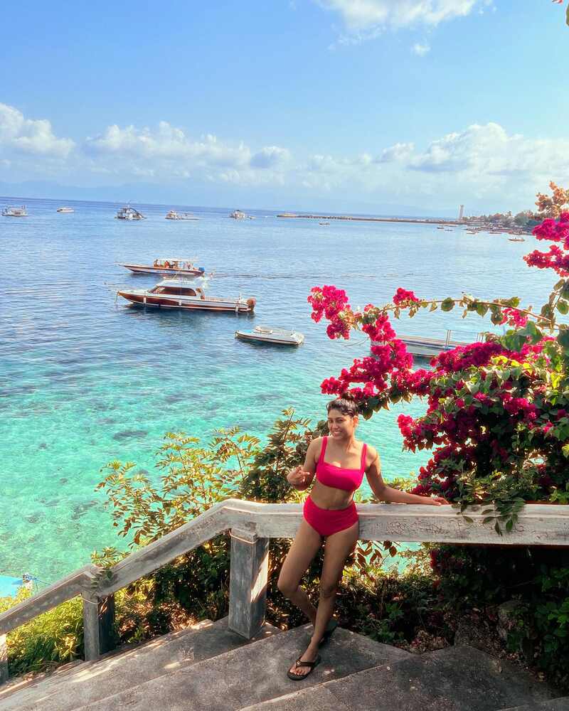 Manisha yadav new beach clicks photos