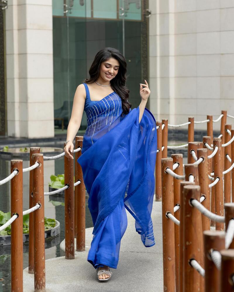 Krithi shetty blue saree clicks viral