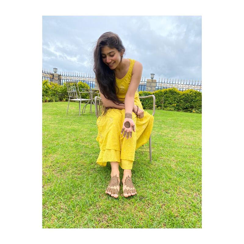 Saipallavi sleev less dress new clicks