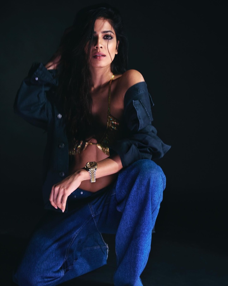 Malavika mohanan recent photoshoot blue dress