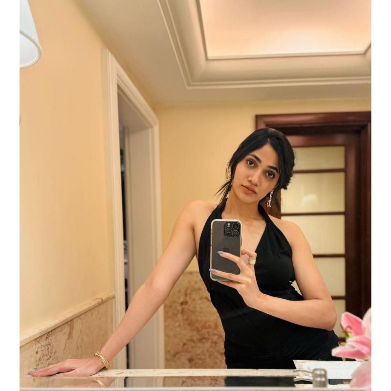 Losliya latest clicks viral