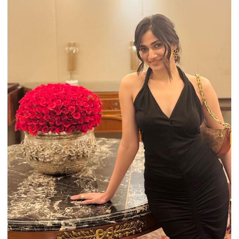 Losliya latest clicks viral