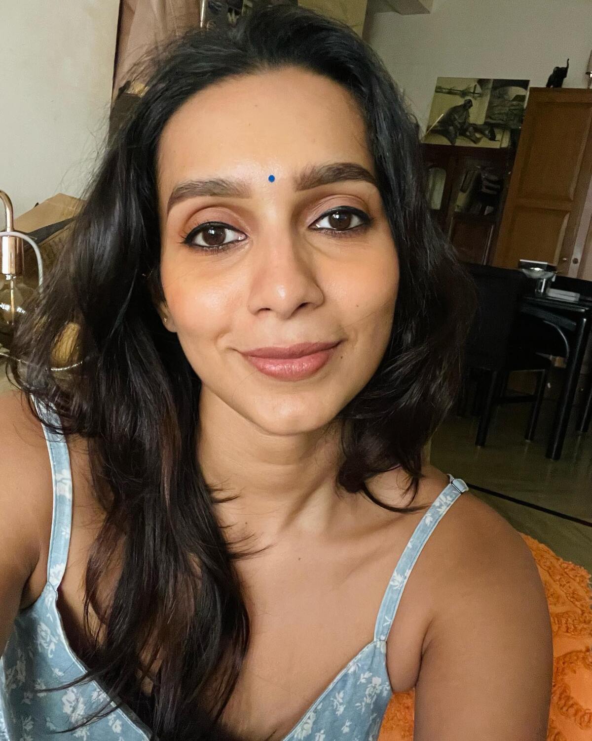 Sanchana natarajan new beach clicks viral