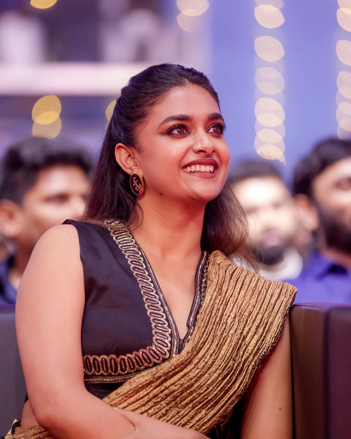 Keerthy suresh in siren movie black saree