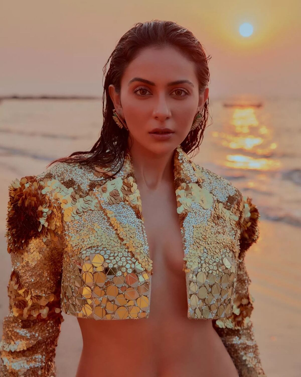 Rakul preet in beach clicks viral