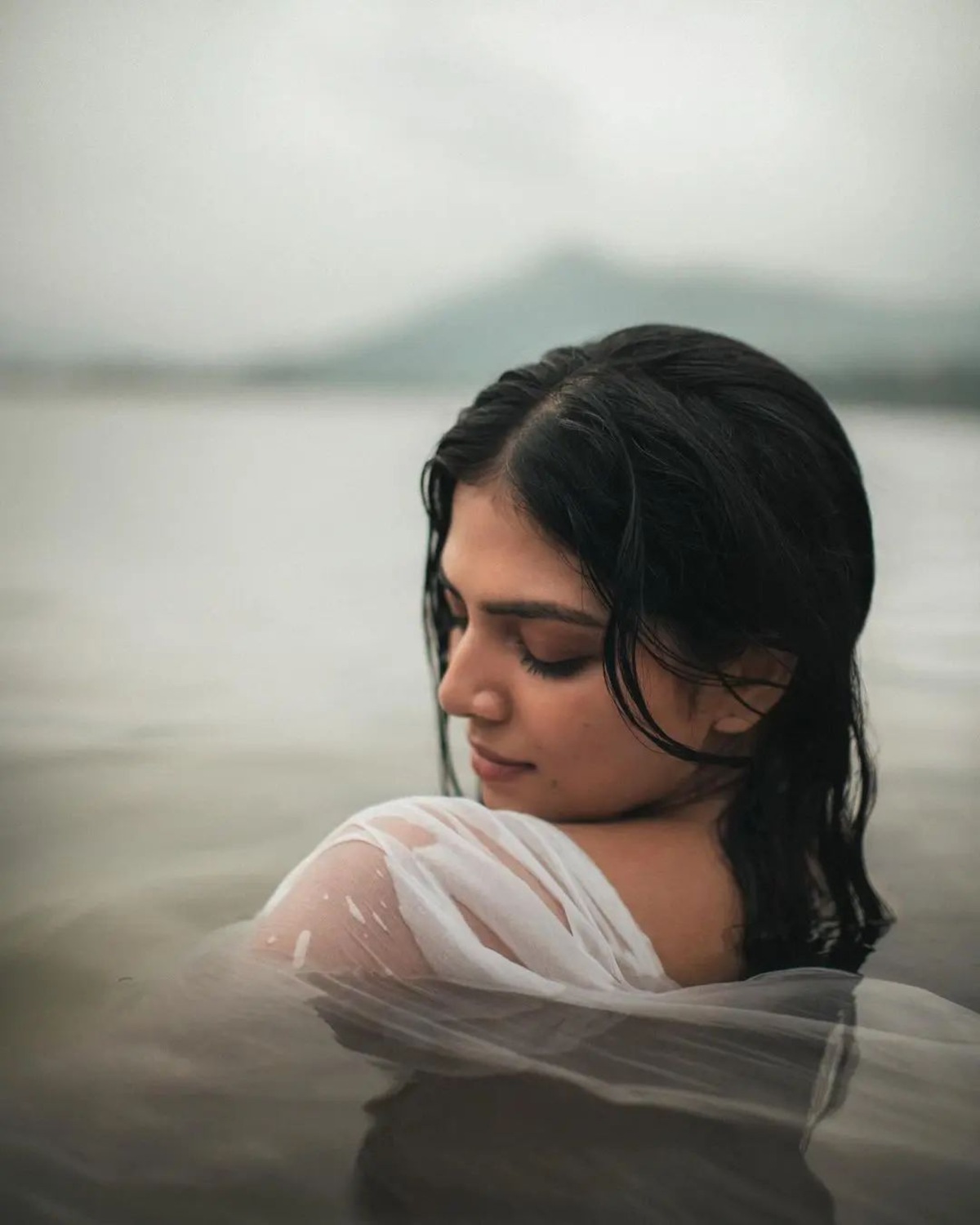 Malavika mohanan in pool clicks viral