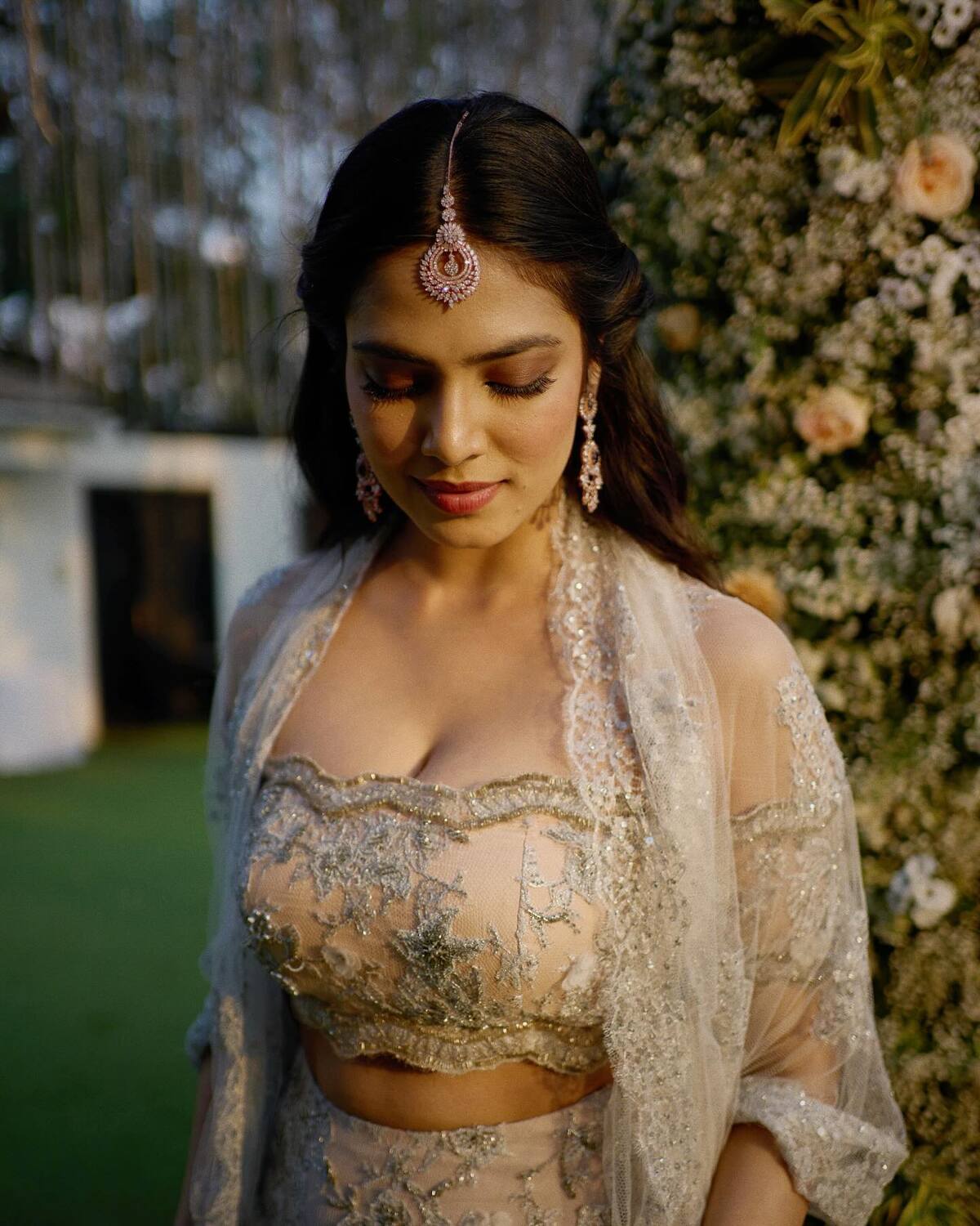 Malavika mohanan in hot saree wedding