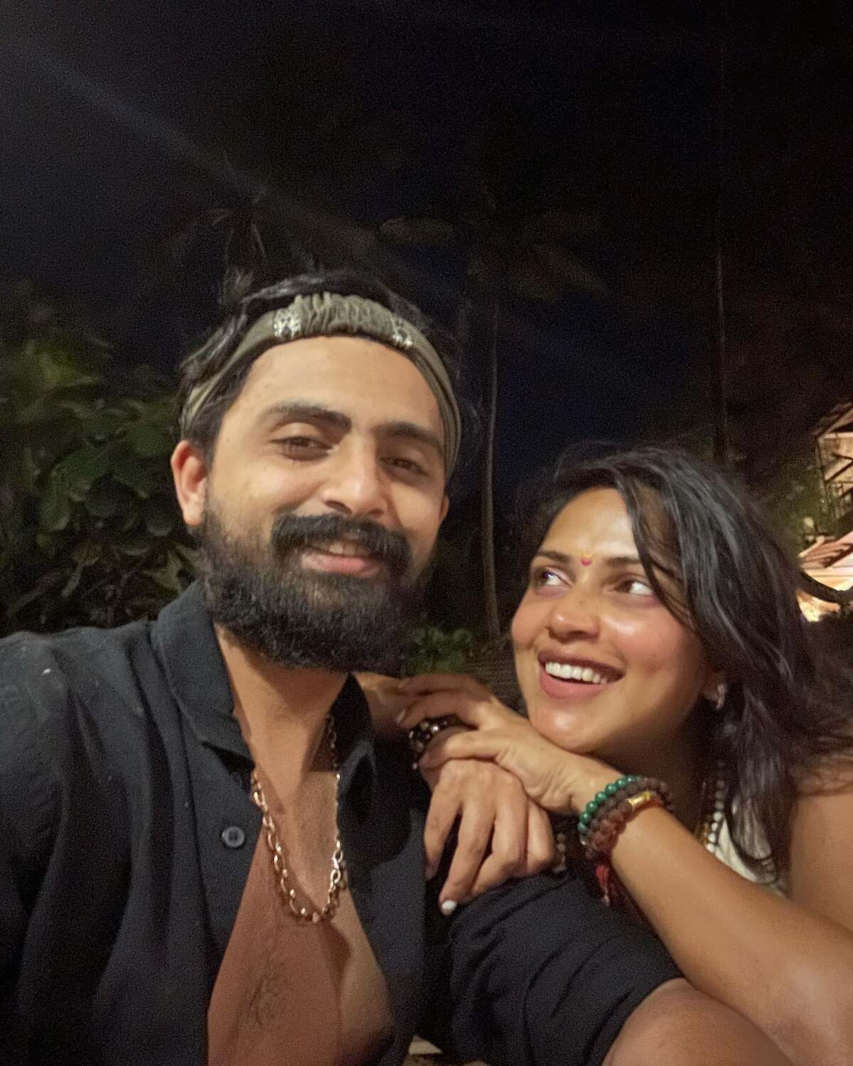 Amala paul in hot dress viral