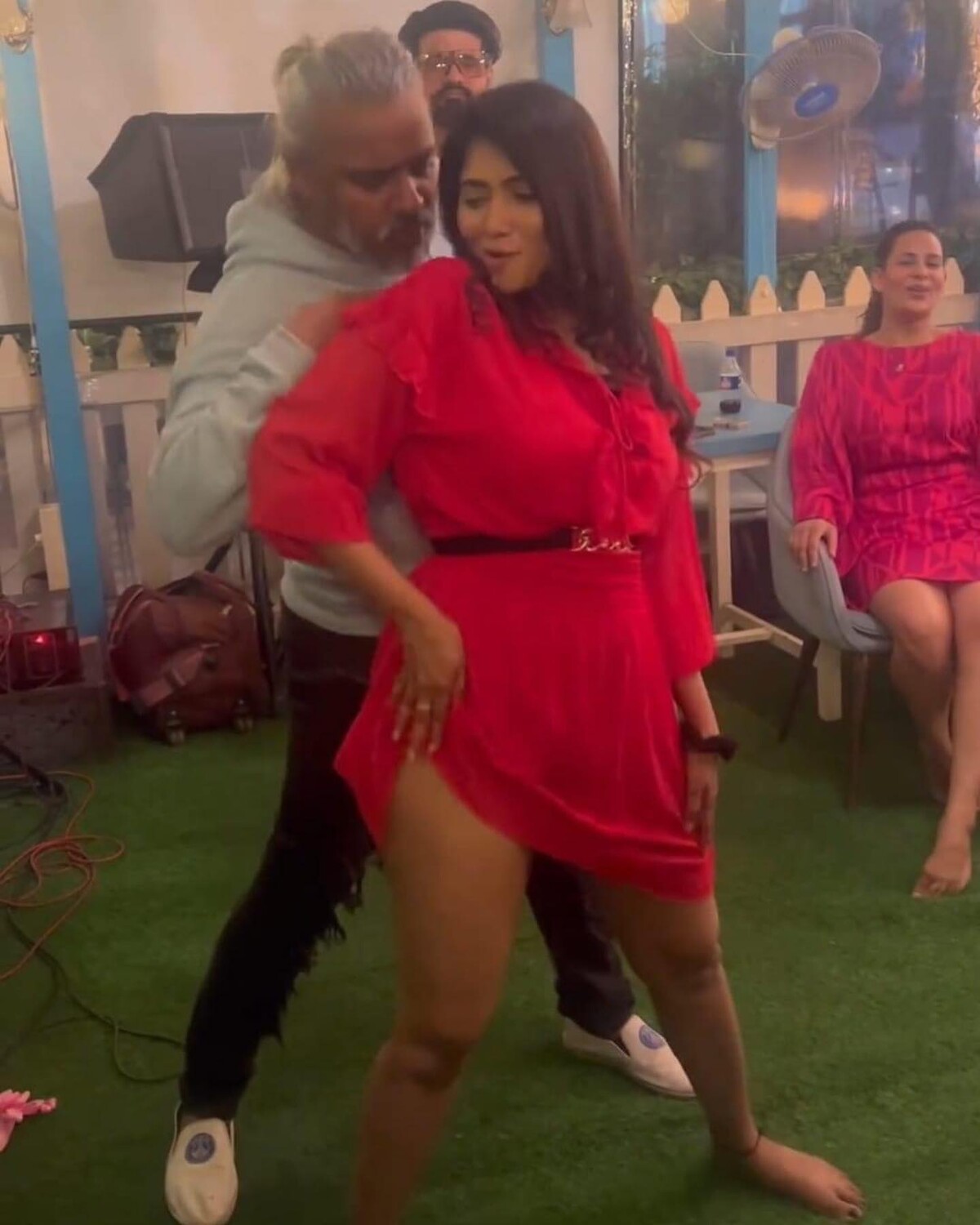 Bigg boss juli on dance mode