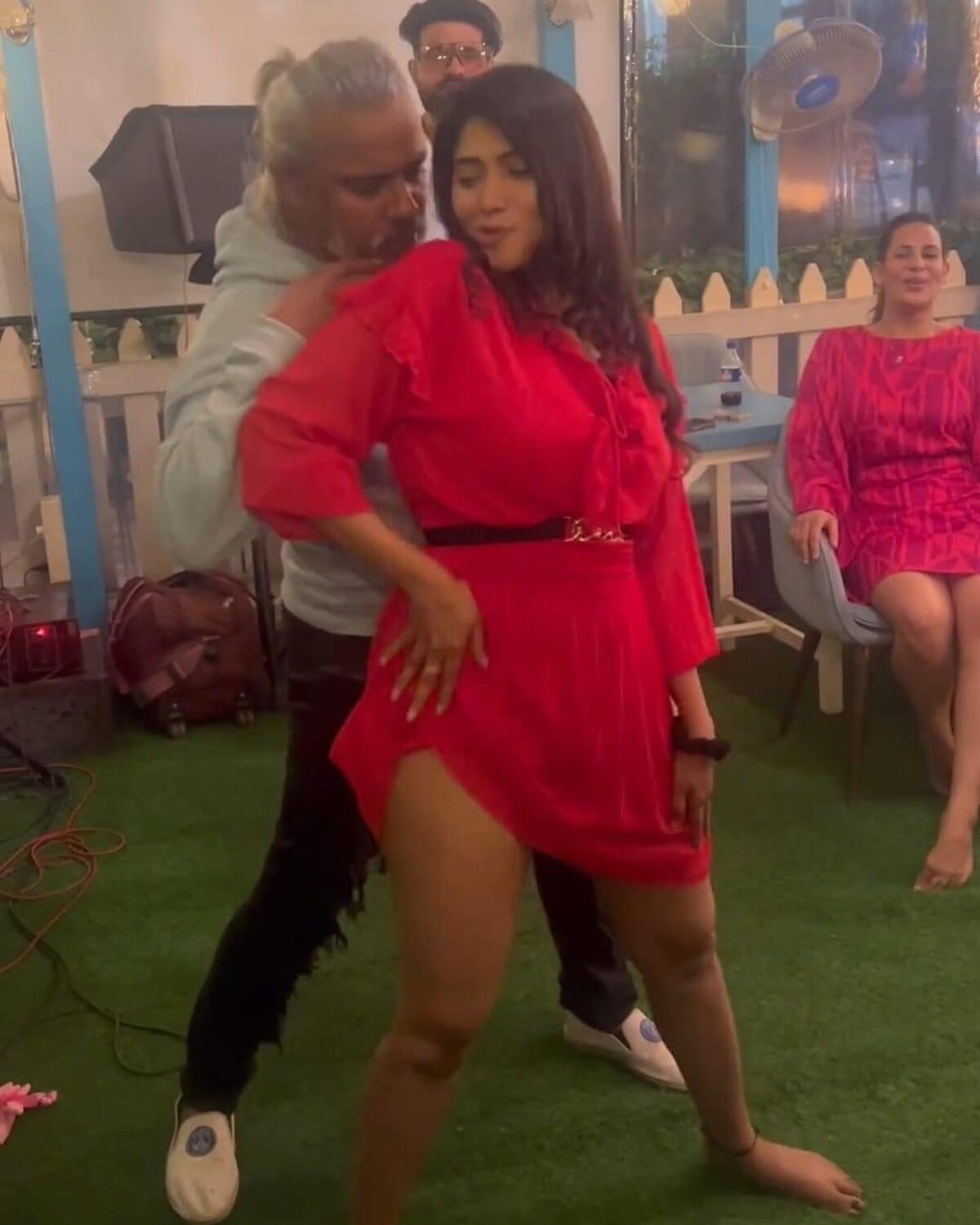 Bigg boss juli on dance mode