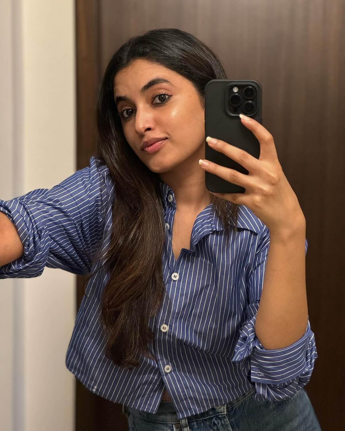 Priyanka mohan new shirt clicks hot