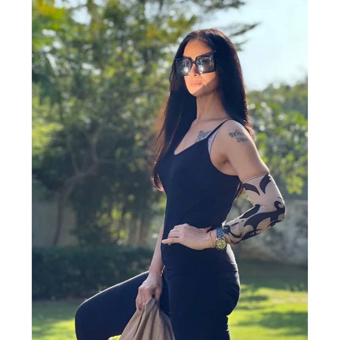 Simran latest clicks viral